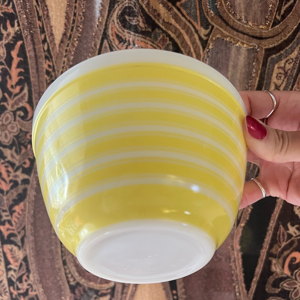 🍋 Vtg Yellow Stripe Pyrex 🍋 - Picture 2 of 11